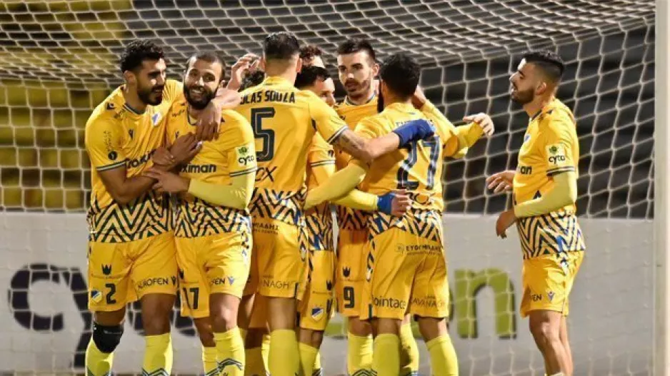 ΠΑΕΕΚ - ΑΠΟΕΛ: Χαλάζι, απουσίες, διπλό! (φώτος)