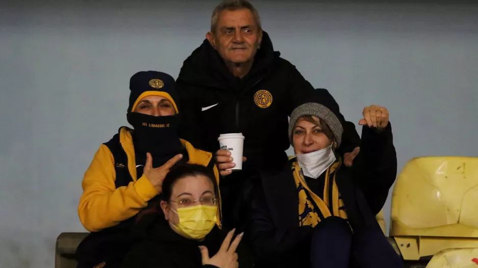 Ντέρμπι... με λίγους