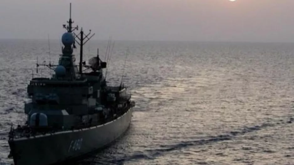 Τουρκικό πλοίο χτυπήθηκε από οβίδα 