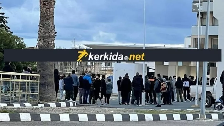 Ουρά... για Κάρτα Φιλάθλου!