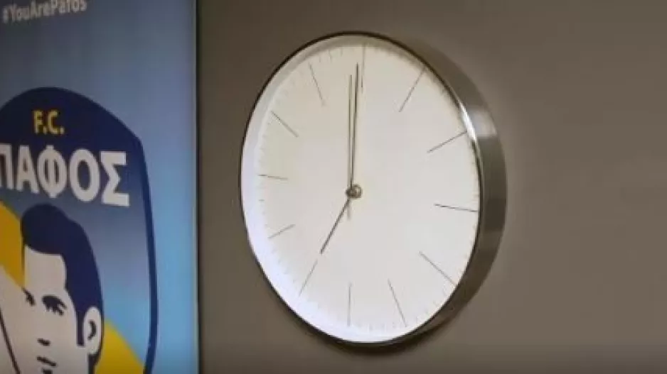Όλα... στις 19:00
