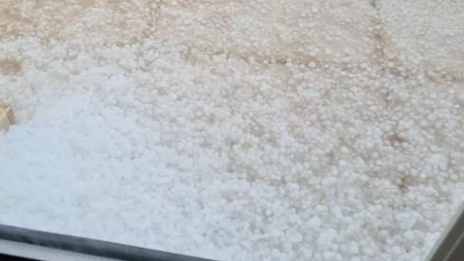 (ΒΙΝΤΕΟ) Ξαφνική... χαλαζόπτωση