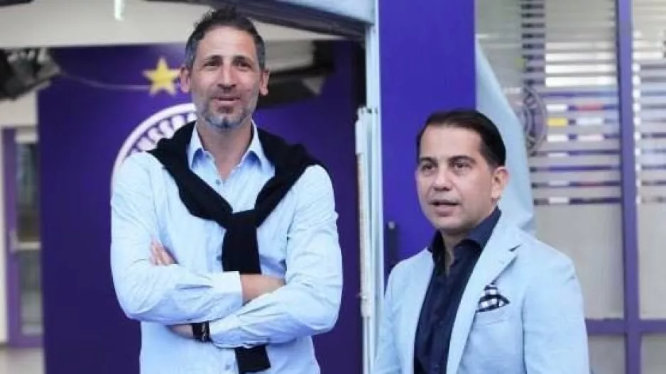 Κονναφής για Ντιγκινί/"Τι αστείο!!"