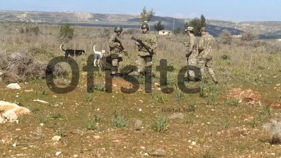(ΦΩΤΟΣ) Τούρκοι απείλησαν με όπλα Ε/Κ στη Νεκρή Ζώνη