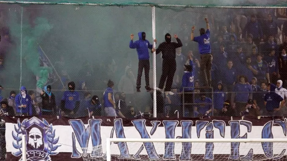 Απάντηση από οργανωμένους ΑΝΟ στον Παπασταύρου