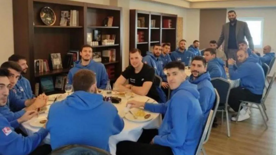 Επισκέφθηκε την Εθνική ομάδα ο Μπουρούσης