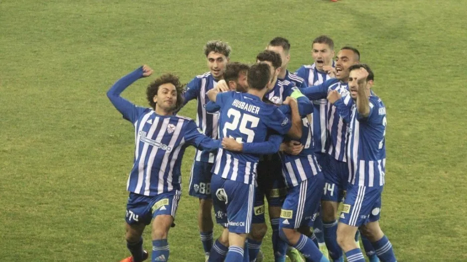 ΦΩΤΟΣ/“Τρελάθηκε” στο 2-1 ο “Χαμπίμπι”!