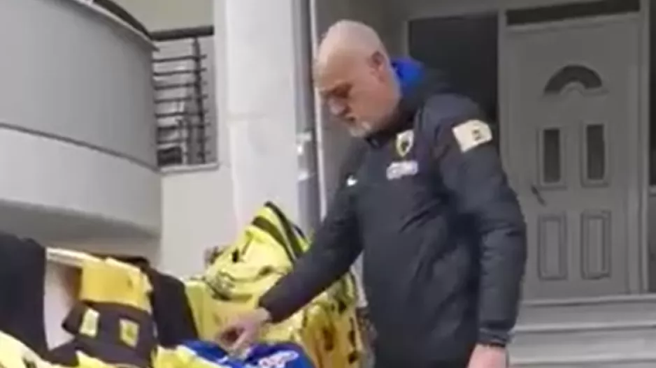 H AEK άφησε φανέλα στον τόπο δολοφονίας του Άλκη