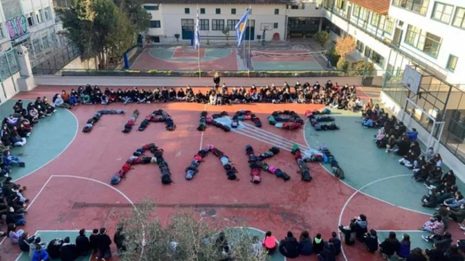 Συγκινητική πρωτοβουλία μαθητών για τη δολοφονία του 19χρονου