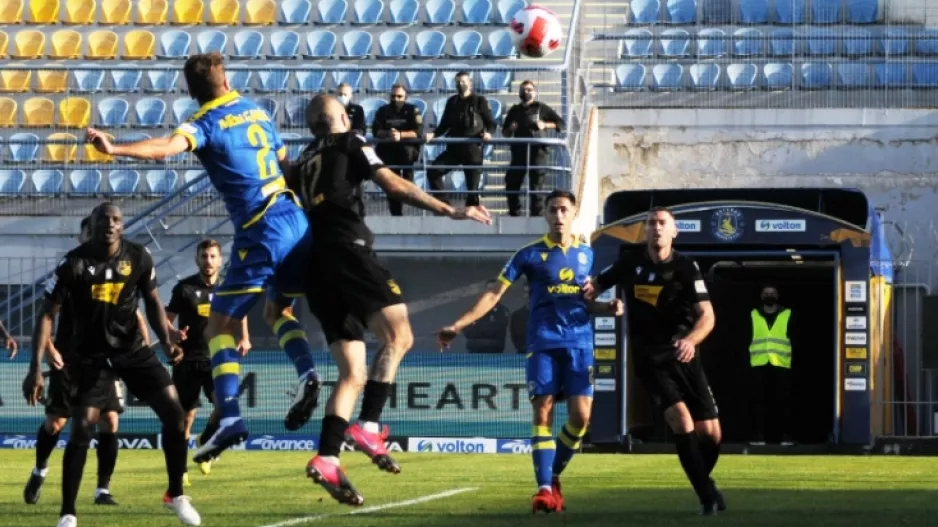 Αναβολή σε ματς της Σούπερ Λιγκ λόγω Covid-19