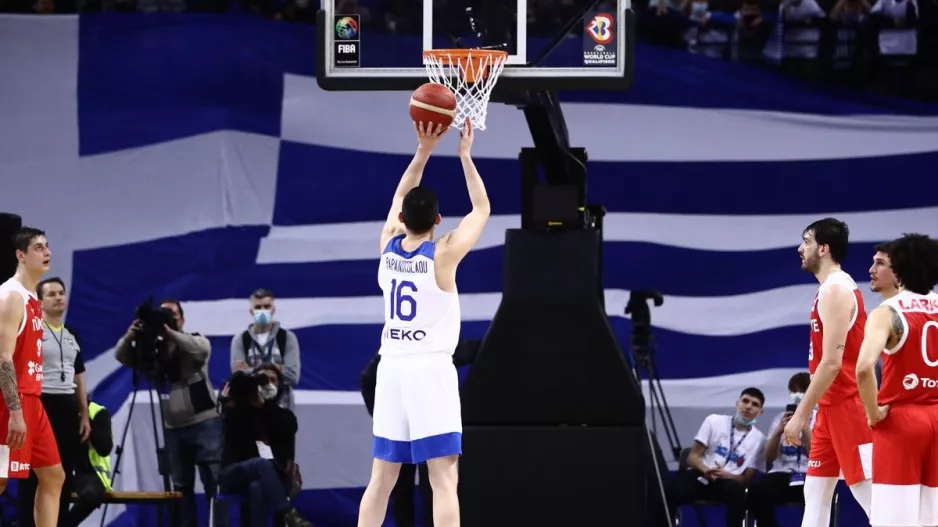 Ελλαδάρα με... "λυτρωτή" Παπανικολάου κόντρα στην Τουρκία