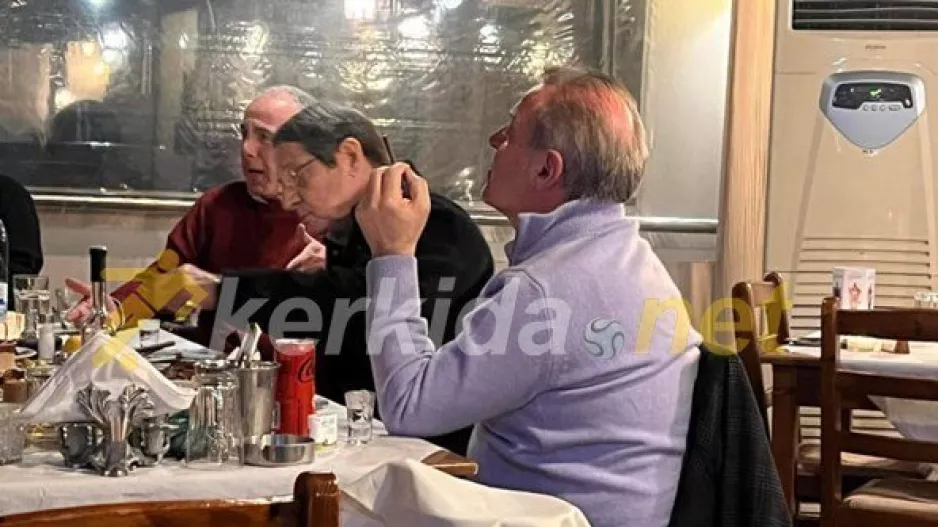Βραδινή έξοδος Νίκαρου με Πρόδρομο Πετρίδη