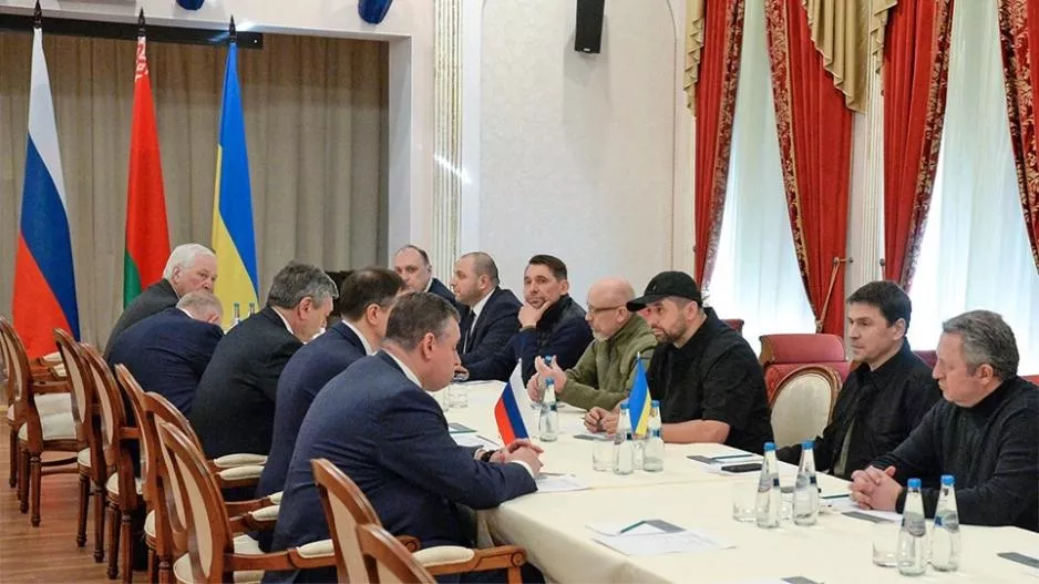 Η ενδεκάδα στο τραπέζι που καθορίζει το μέλλον του πολέμου
