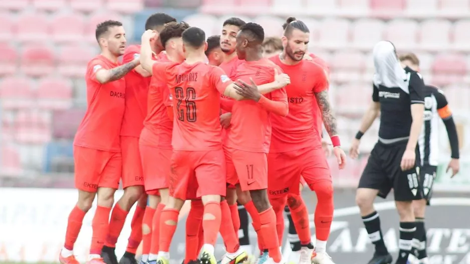 Τρίποντο ανόδου με δύο απευθείας εκτελέσεις φάουλ