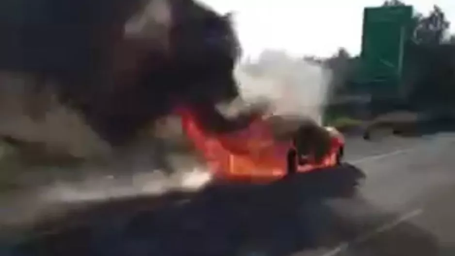 Κλειστές όλες οι λωρίδες στον αυτοκινητόδρομο Λευκωσίας – Λάρνακας λόγω φωτιάς!