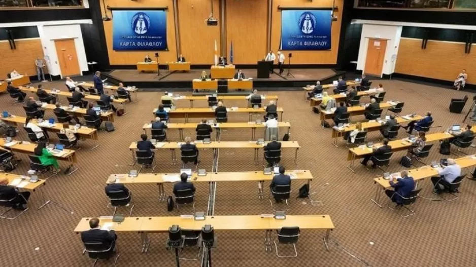 Ομόνοια 29Μ για κάρτα/"Βήμα προς την σωστή κατεύθυνση όμως…"