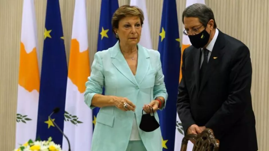 Οργανωμένοι/Στέφη Δράκου