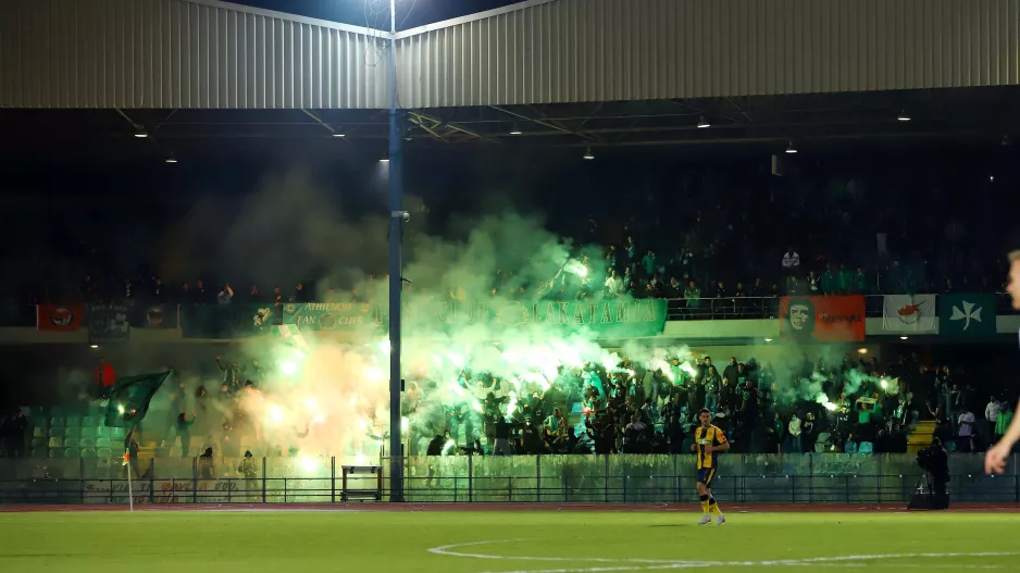 ΦΩΤΟΣ/"Pyro show" οι Ομονοιάτες!