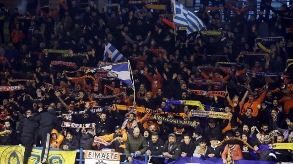 Χαμό... στο "Λευκόθεο" οι ΑΠΟΕΛίστες! (Φώτος/Βίντεο)