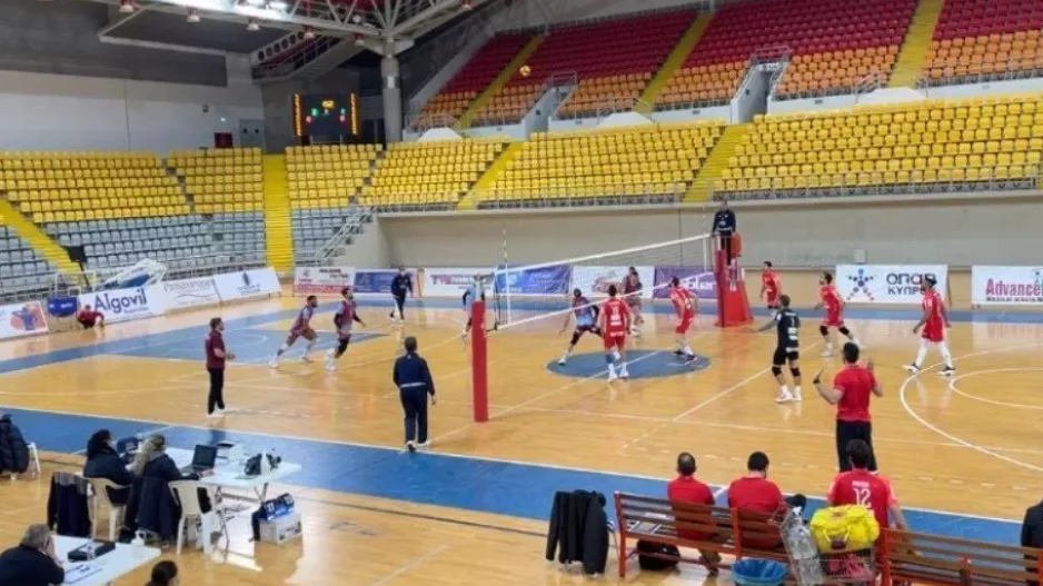 «Απόρθητο» Παλέ και μια ανάσα από πρόκριση