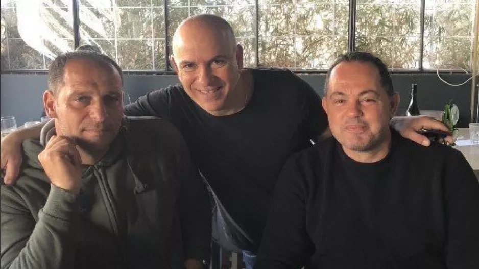 Ποδοσφαιροπαρέα… στον «Καρά»!