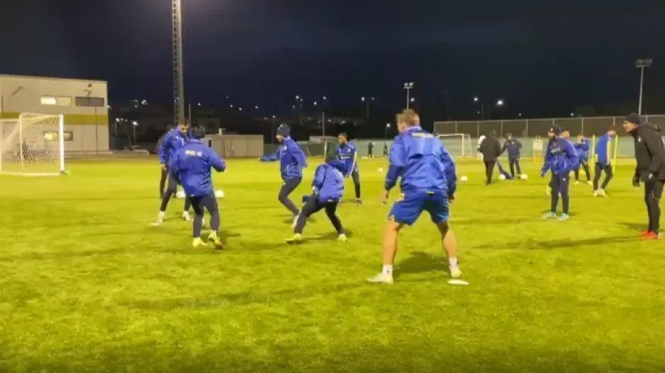 ΑΠΟΕΛ... με βίντεο: "Για τα αδέλφια όλα, που κοιτάνε τώρα από τον Ουρανό"