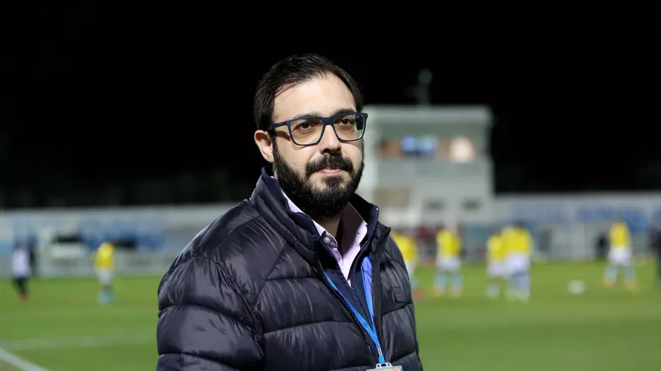 Δεν πέφτει
