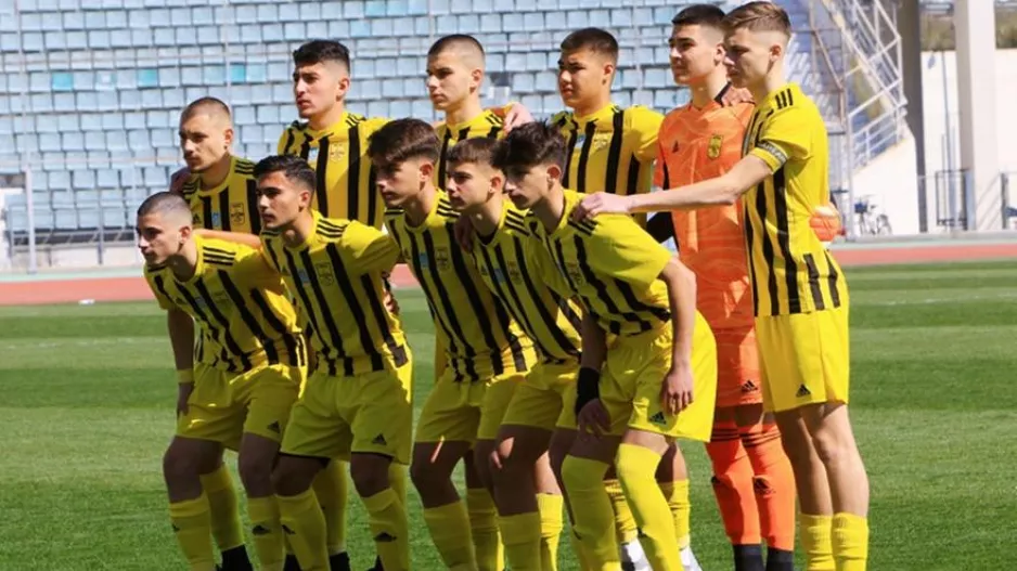 Επίθεση με πέτρες στο πούλμαν της Κ17 του Άρη!