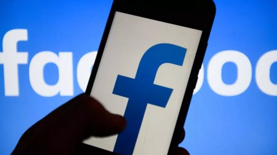 H Ρωσία μπλόκαρε το Facebook