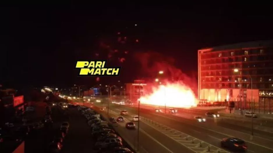 Το Pyro show της Θύρας 3 έξω από το Τσίρειο (βίντεο)