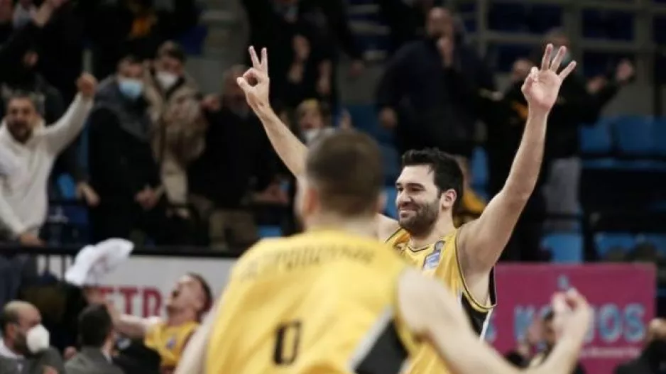 Στο νοσοκομείο οι Μαυροειδής και Πετρόπουλος