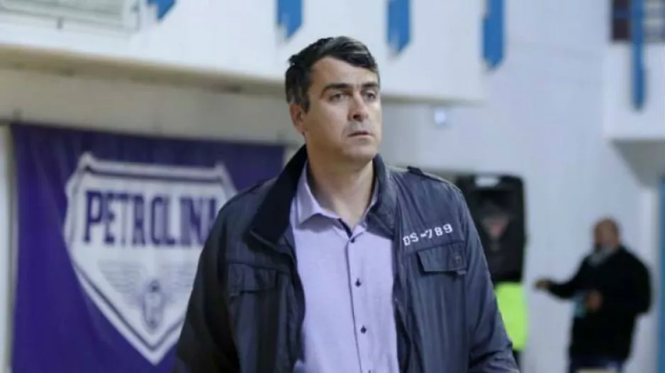 "Όταν σηκώναμε κούπες..."
