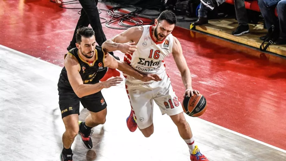 Ολυμπιακός... απογοητευτικός και βαριά ηττημένος