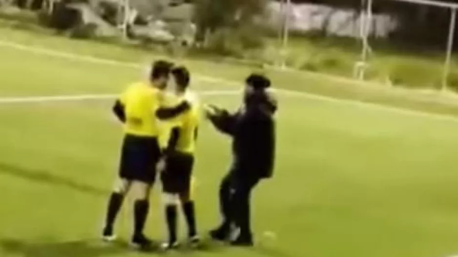 Απίθανα πράγματα, διαιτητής μέτρησε γκολ με... VAR στο τοπικό!