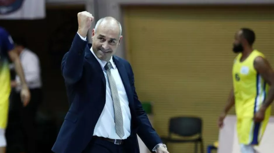 Τα ηνία της ΑΕΚ στον Σεγκούρα