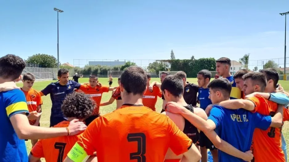 ΔΙΠΛΟ ΑΠΟΕΛ Κ17 και μία ανάσα από τον τίτλο
