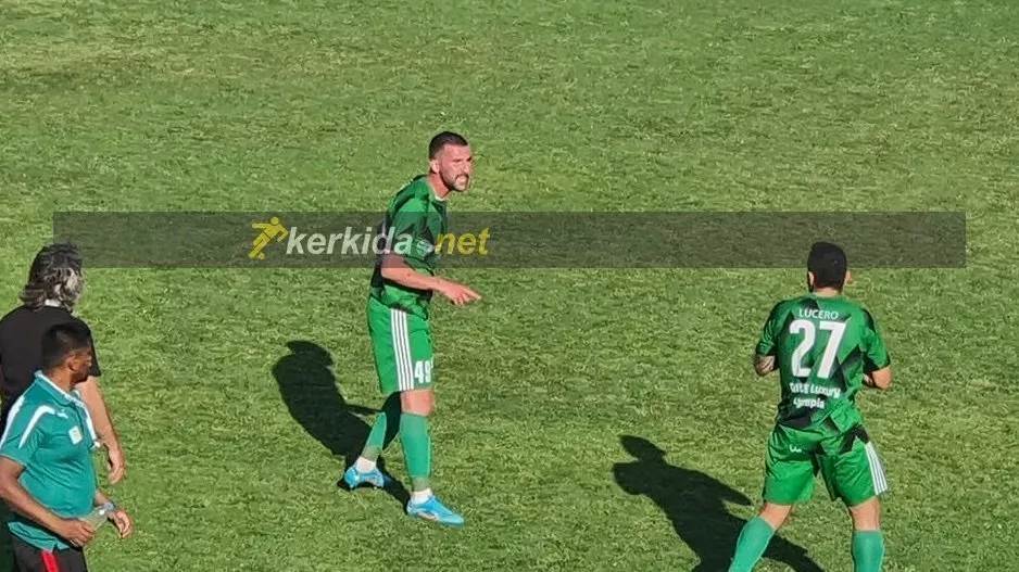 ΦΩΤΟΣ/Σκληρό μαρκάρισμα, νεύρα με αντιπάλους-συμπαίκτες και... αποβολή!