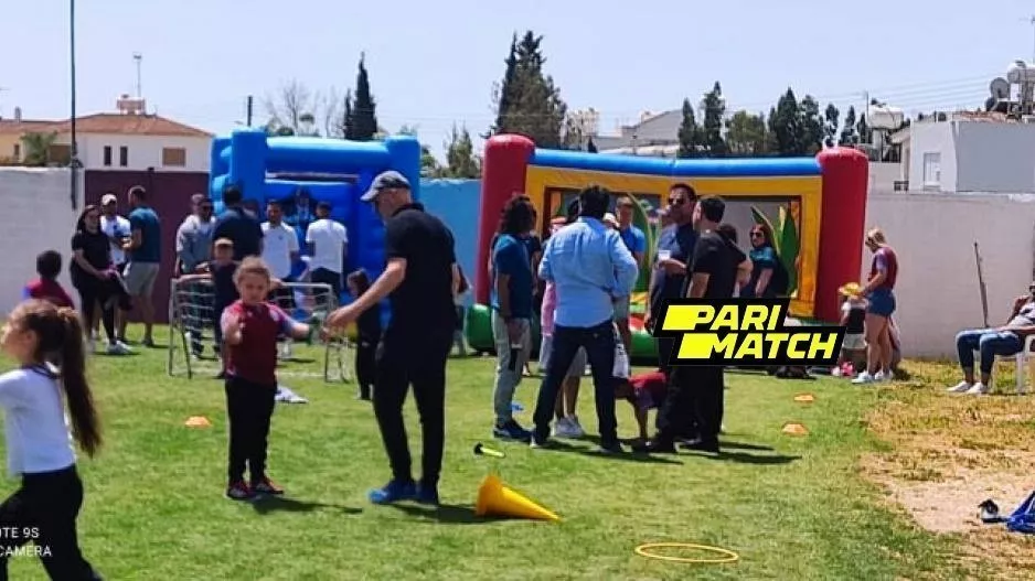 Μεγάλο... βυσσινί Fan Day για καλό σκοπό! (φωτός)