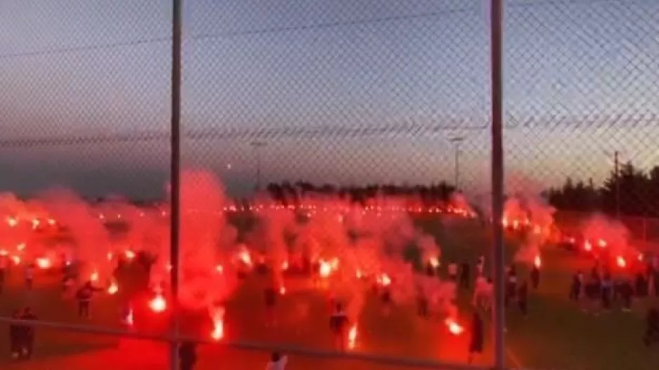 Κάηκε... το "Apollon Columbia" για τα γενέθλια! (βίντεο)