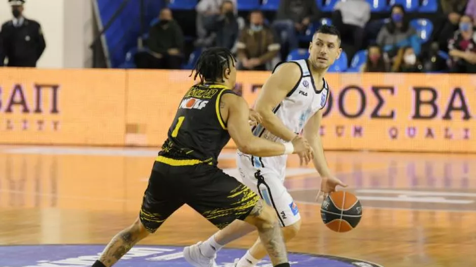 «Βασίλη, γρήγορα ξανά στα γήπεδα!»
