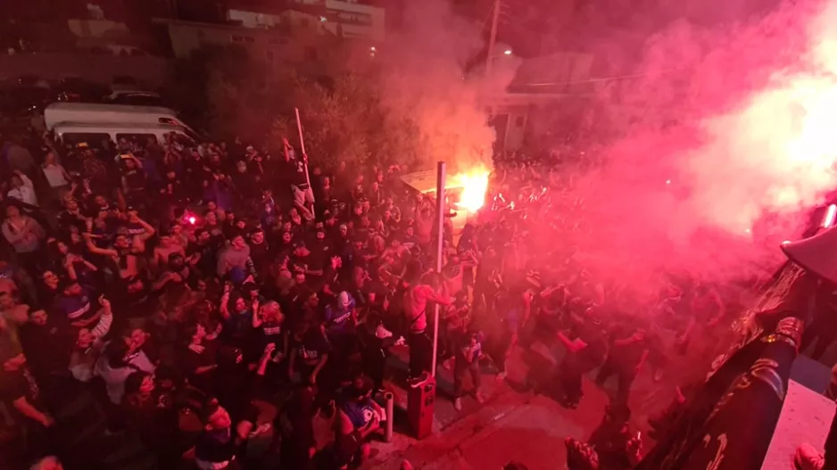 ΑΝΟ/Πάρτι έξω από την ανατολική (βίντεο/φώτος)