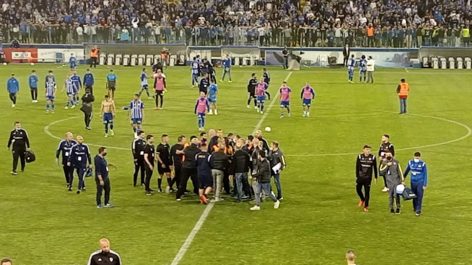XAMOΣ στο τέλος, "κυνήγησαν" Ουάρντα! (φώτος)