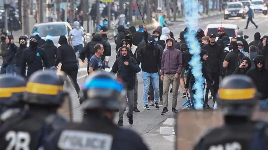 «Πόλεμος» έξω από το Βελοντρόμ!