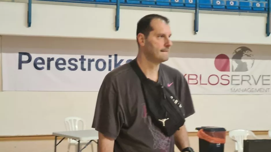 Κακιούζης από την εξέδρα