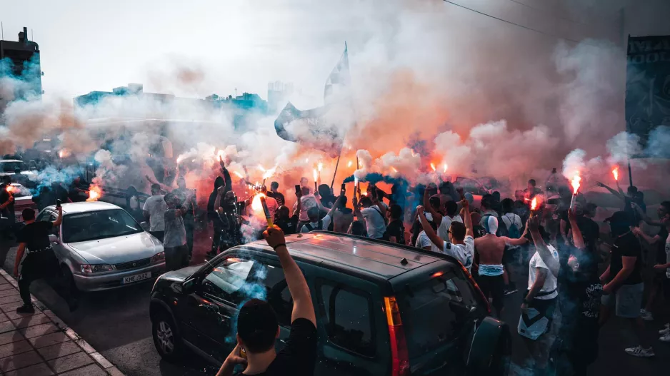 "Άπαντες Κολόσσι/Η πόλη βάζει τα καλά της"