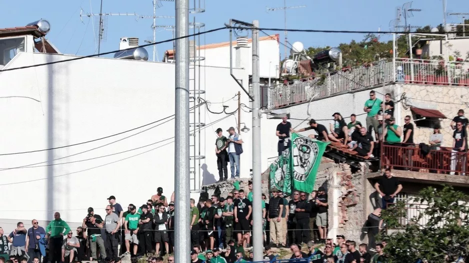 "Μπλόκο" της Λαμίας, σε ταράτσα οι Παναθηναϊκοί!