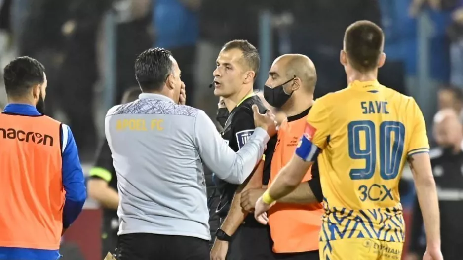 Πληρώνει... ο Σωφρόνης Αυγουστή