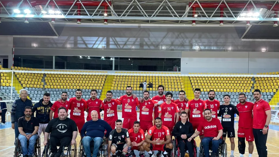 Οι "ερυθρόλευκοι" μια ανάσα από το φάϊναλ -φορ