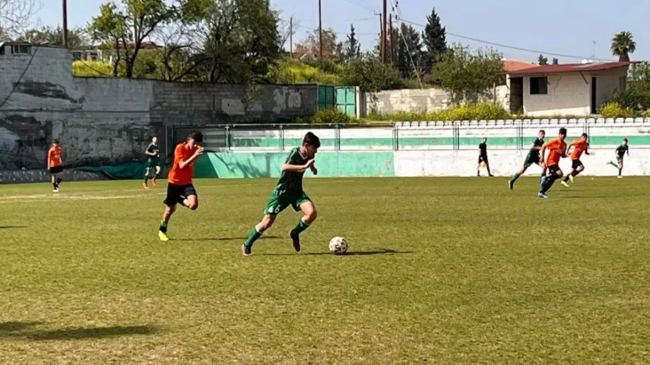 "Οχτάρα" οι... μικροί της Ομόνοιας/ Χαιδεύει τον τίτλο!