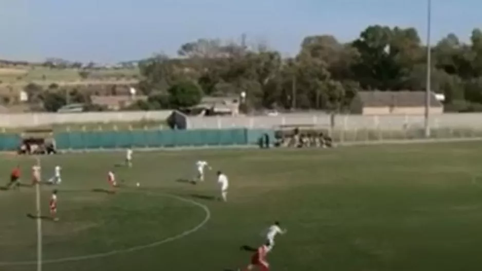 (Κύπρος) Γκολάρα, με βολίδα από το κέντρο του γηπέδου/ΒΙΝΤΕΟ